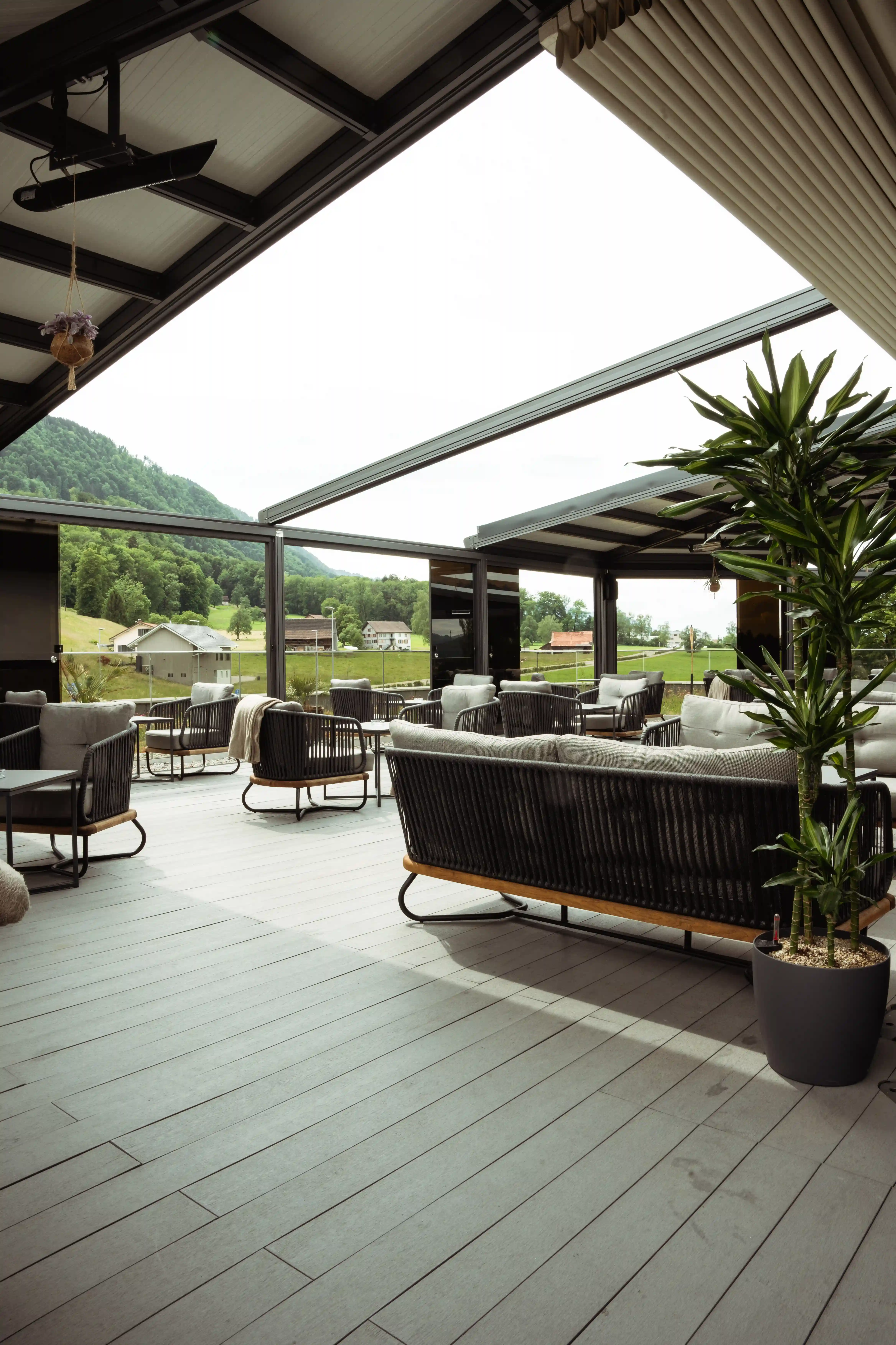 L'Avenue Lounge